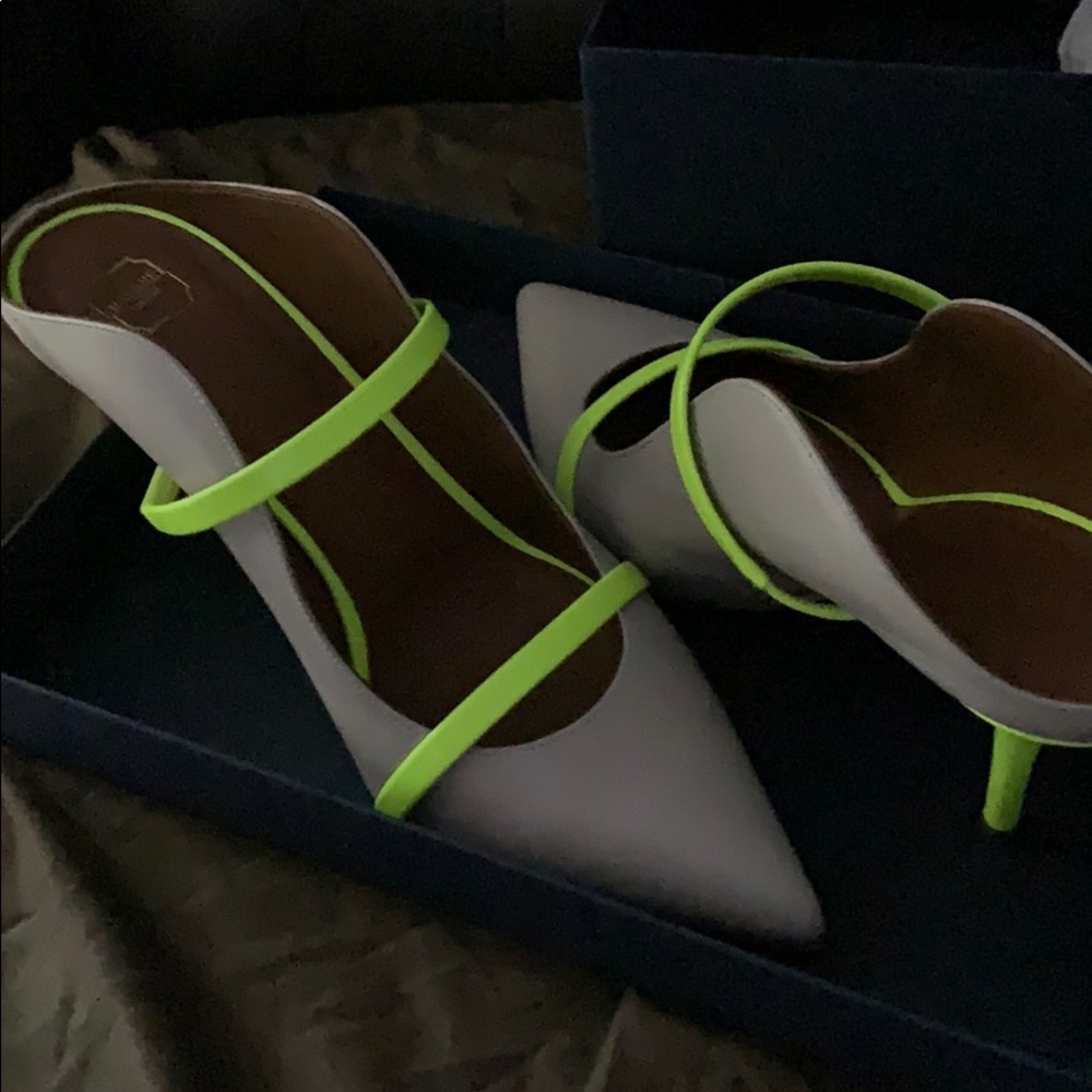 Shoe - Picture 2 of 3